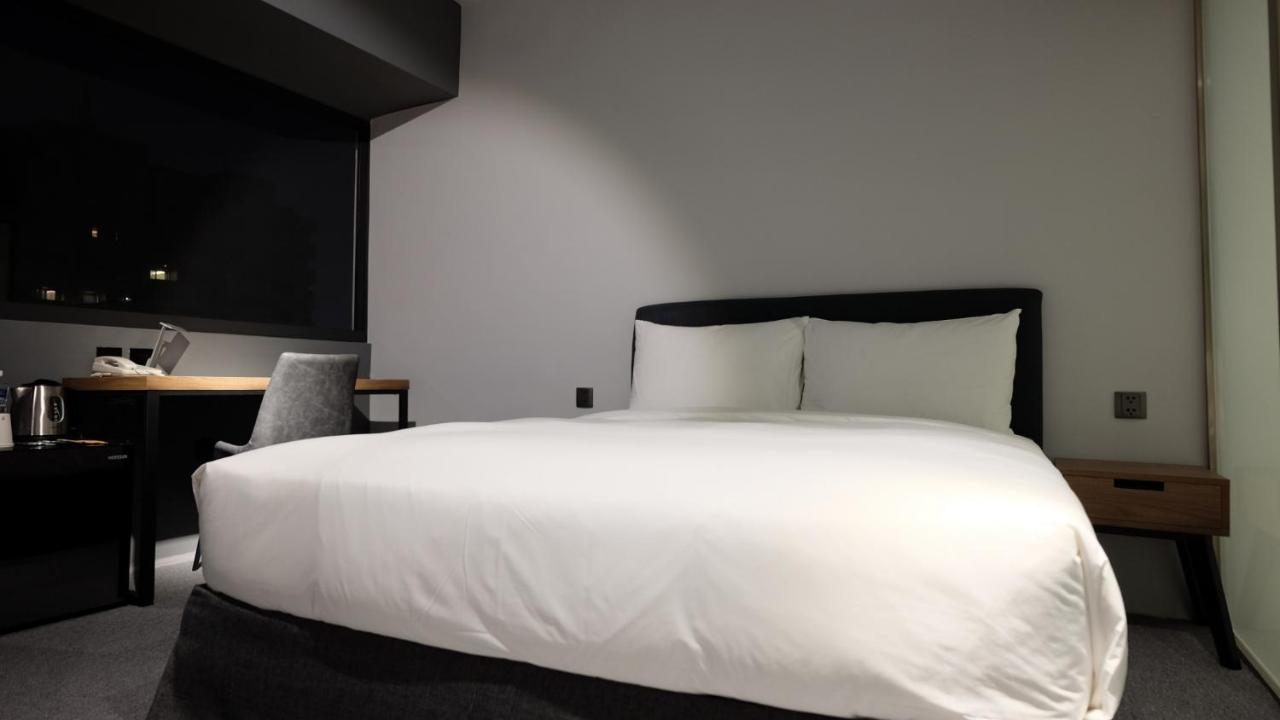 Doudian Ddinn Hotel Taichung Extérieur photo