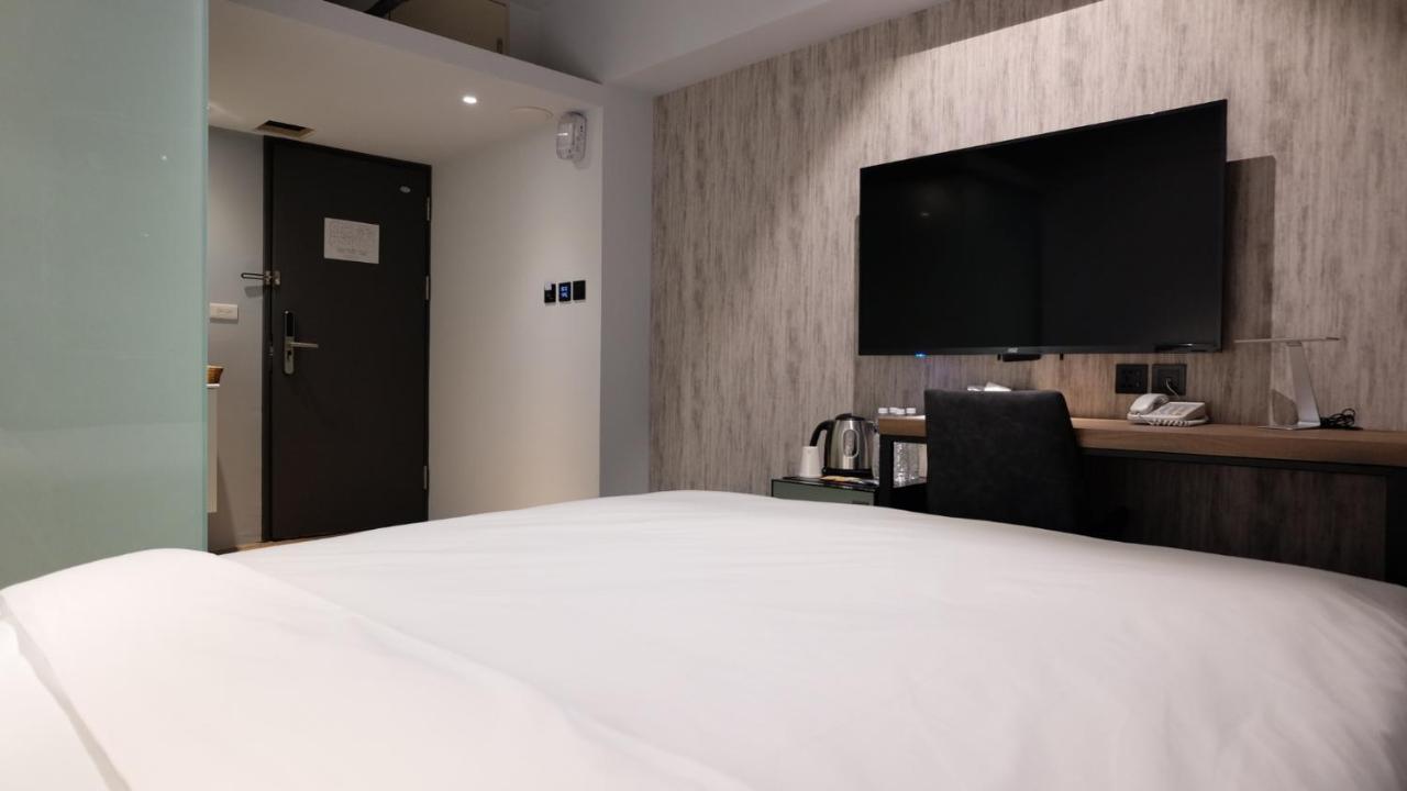 Doudian Ddinn Hotel Taichung Extérieur photo