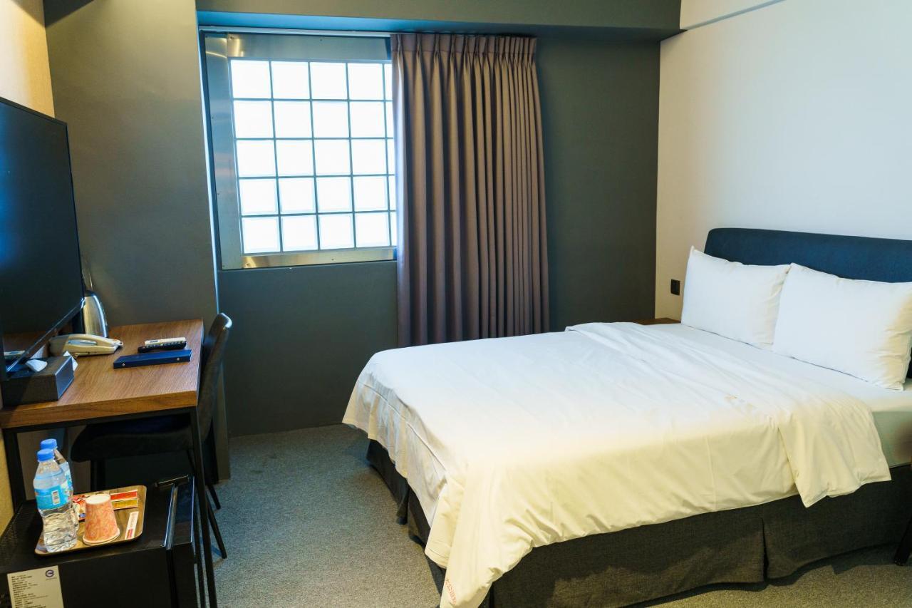 Doudian Ddinn Hotel Taichung Extérieur photo