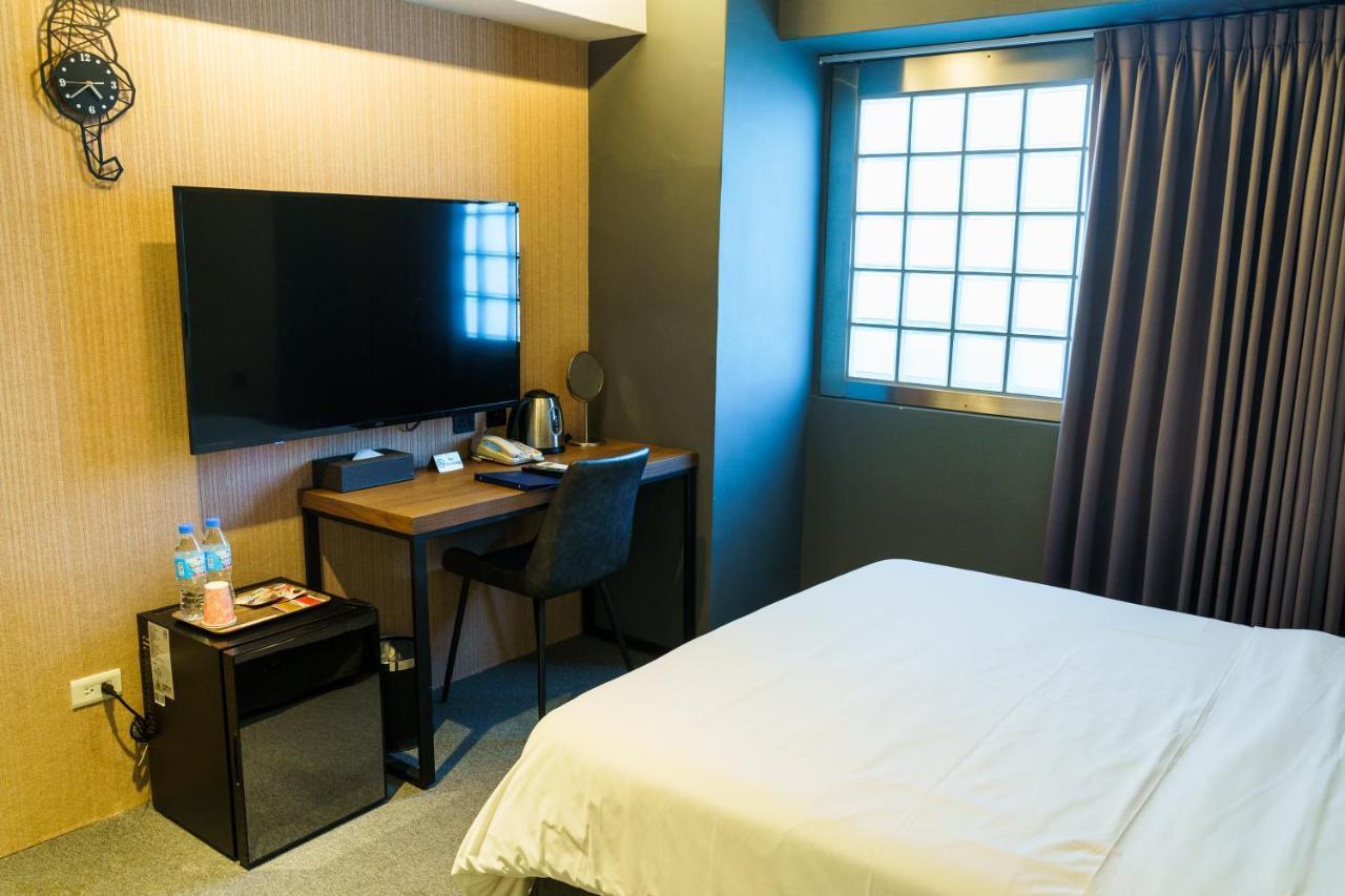 Doudian Ddinn Hotel Taichung Extérieur photo