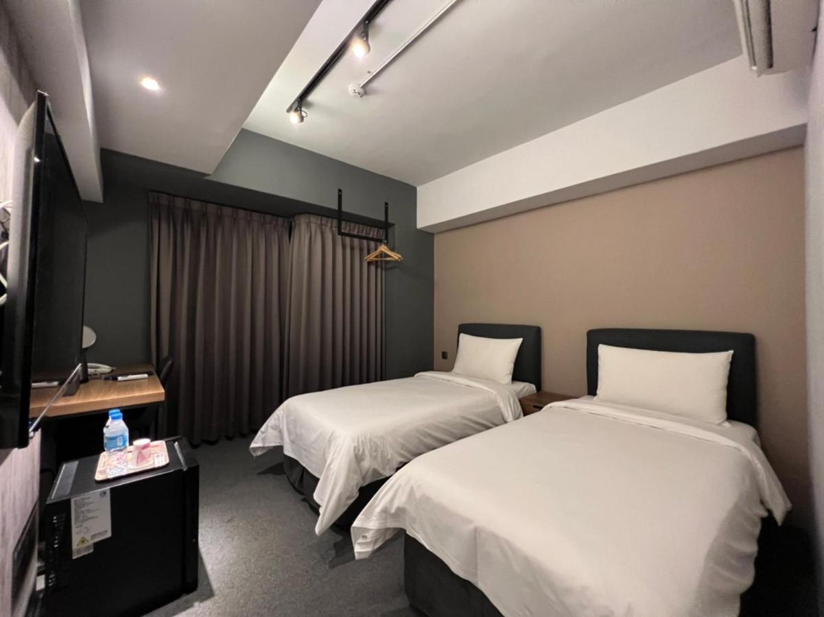 Doudian Ddinn Hotel Taichung Extérieur photo