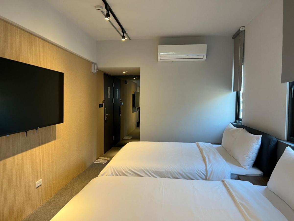 Doudian Ddinn Hotel Taichung Extérieur photo