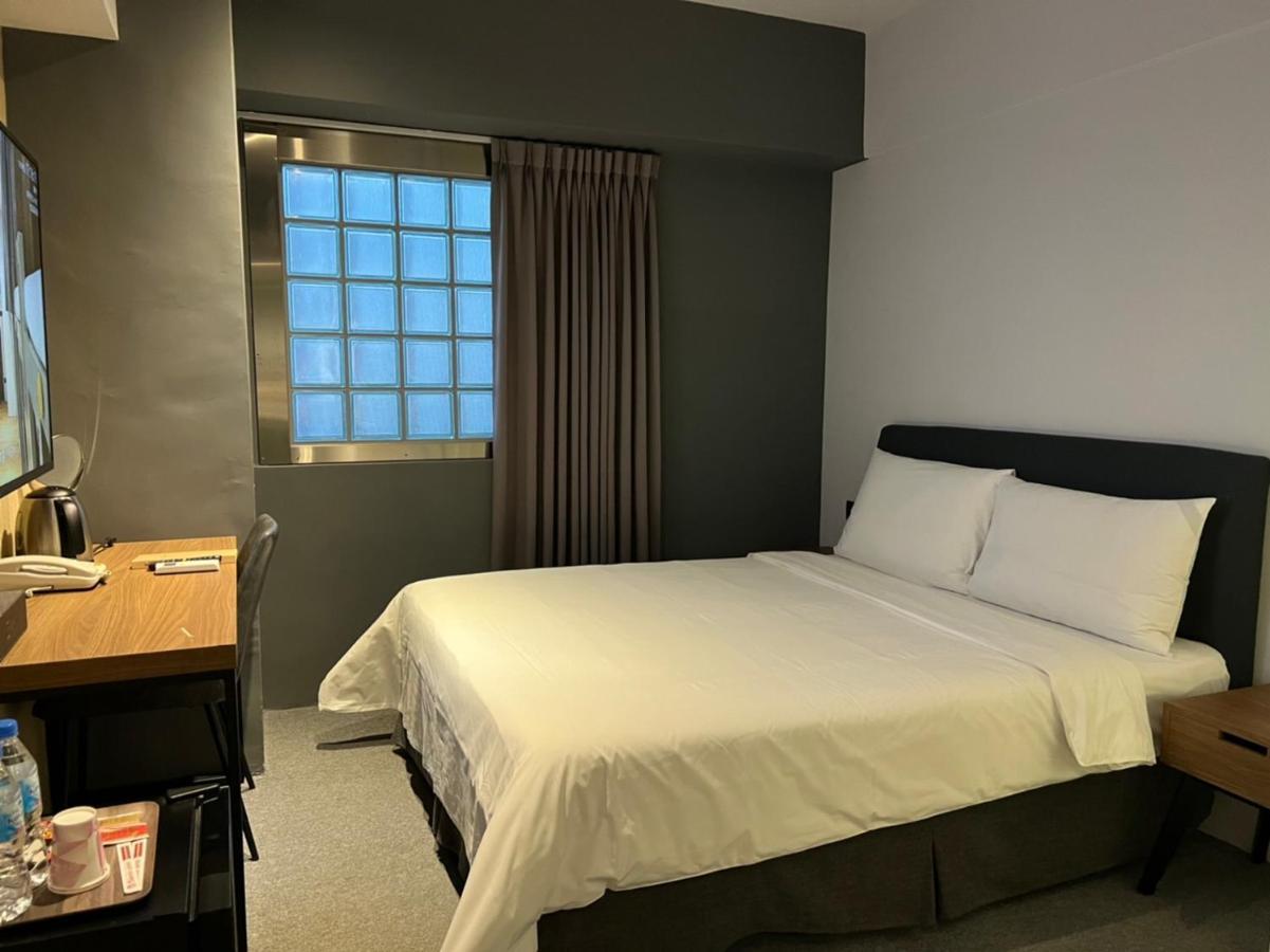 Doudian Ddinn Hotel Taichung Extérieur photo
