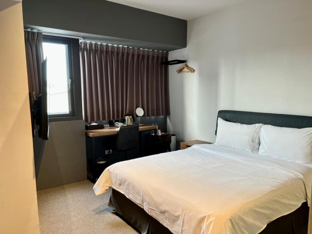 Doudian Ddinn Hotel Taichung Extérieur photo