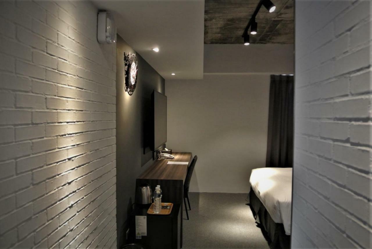 Doudian Ddinn Hotel Taichung Extérieur photo