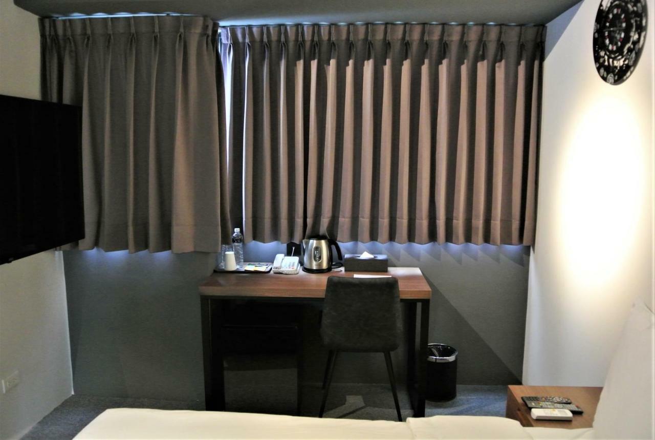 Doudian Ddinn Hotel Taichung Extérieur photo