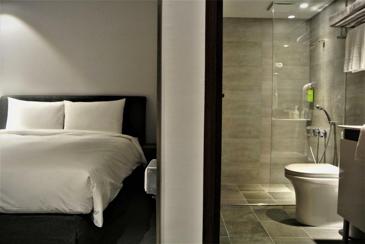 Doudian Ddinn Hotel Taichung Extérieur photo