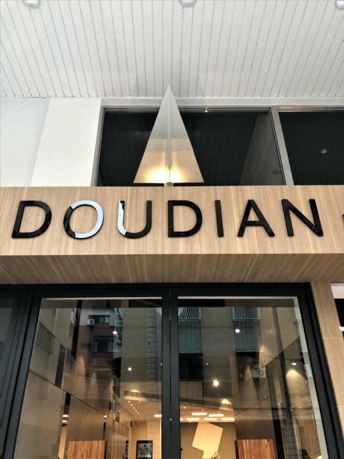 Doudian Ddinn Hotel Taichung Extérieur photo