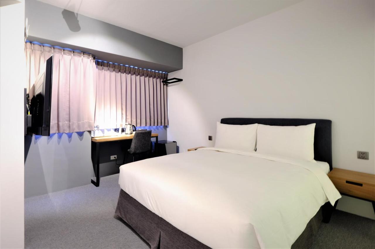 Doudian Ddinn Hotel Taichung Extérieur photo