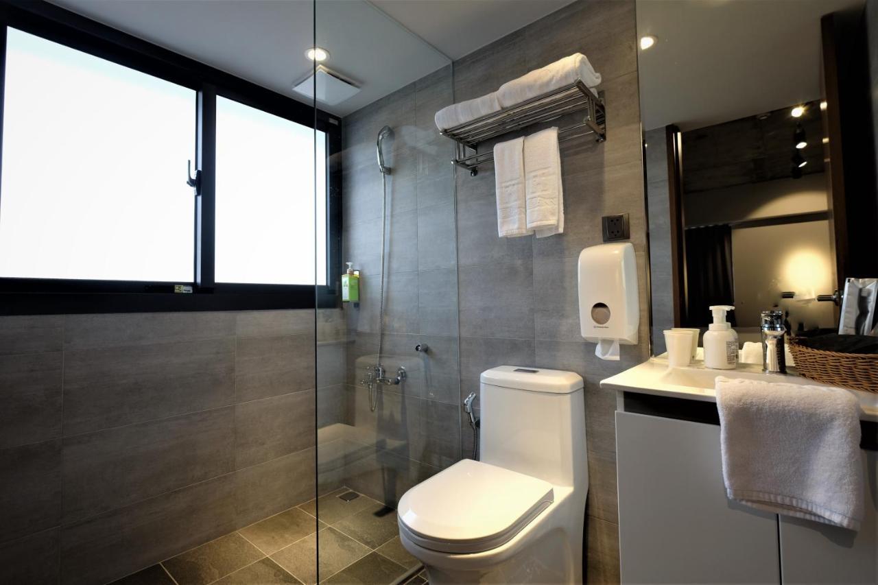 Doudian Ddinn Hotel Taichung Extérieur photo